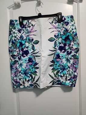 Roz & ALI dressbarn Teal, Purple & White Floral Pencil Skirt